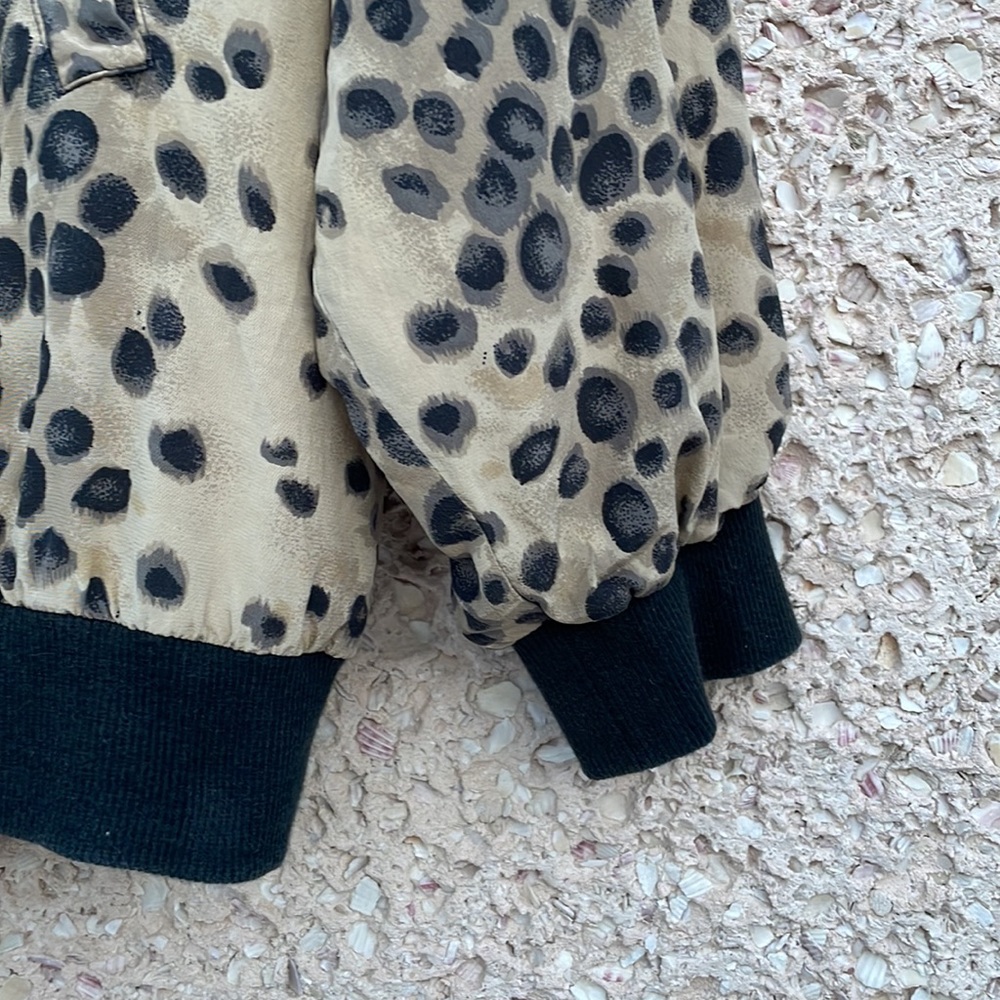 Leopard Or Cheetah Print Bomber Style Jacket - image 4
